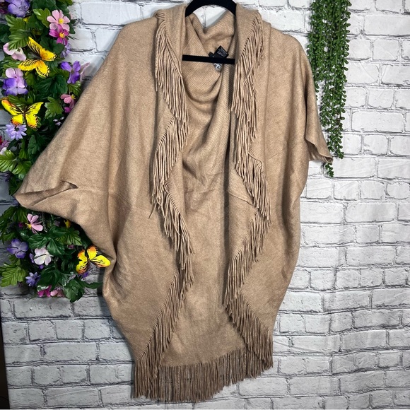 .!💙2/$40💙Layers By Lizden Fringe Oversize Tasseled Shawl/Cardigan One Size - Picture 3 of 16